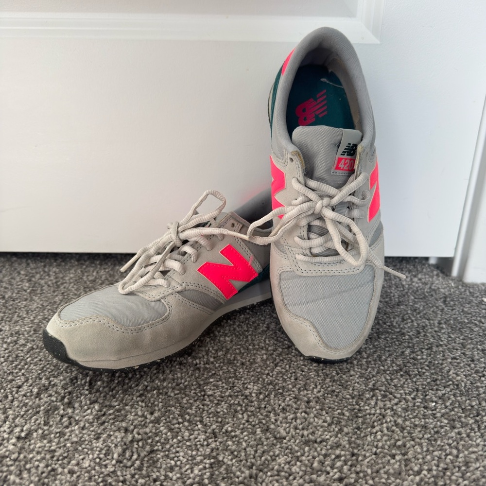 New Balance Women's Sneakers in Gray and Neon Pink